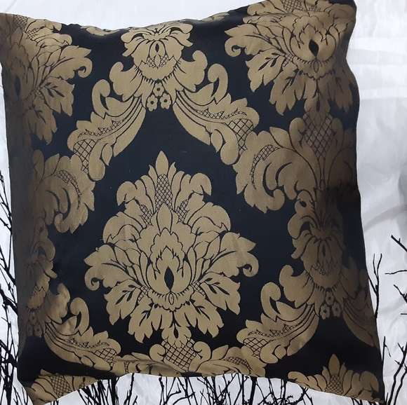 Custom made throw pillow cases. - Picture 2 of 8